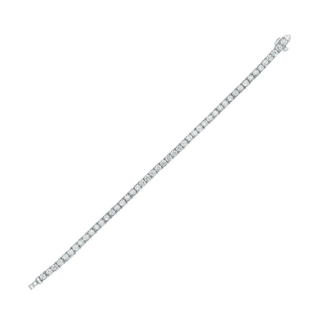 Diamond tennis bracelet in 18k white gold with four prong setting