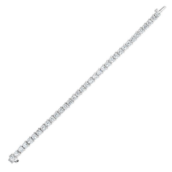 Exceptional  Diamond Tennis Bracelet  in 18 Karat White Gold (Total Carat Weight 7.58 Carats)