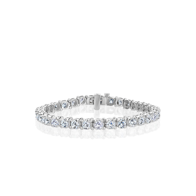 Exceptional  Diamond Tennis Bracelet  in 18 Karat White Gold (Total Carat Weight 7.58 Carats)