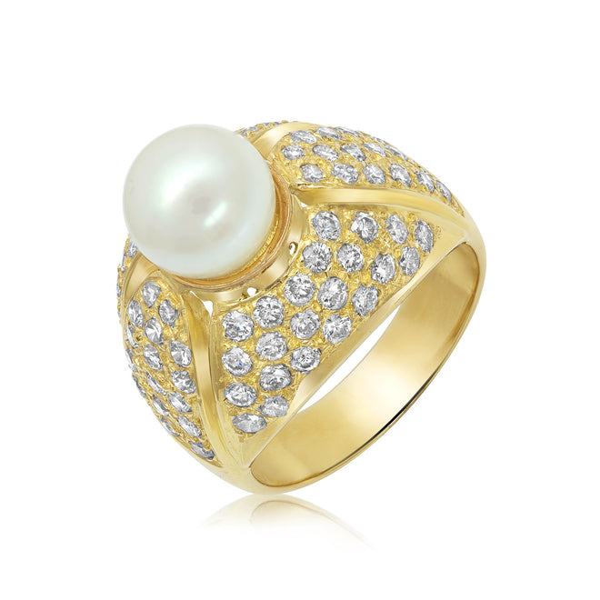 Diamond and pearl hand-made ring in 18k yellow gold